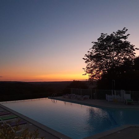 Готель Domaine Des Compouzines Монтіньяк Екстер'єр фото